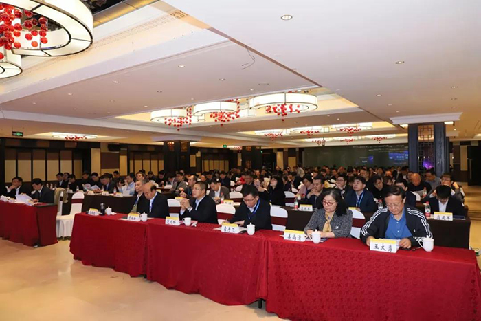 你的固廢我的寶 祥云飛龍倡議聯(lián)手治理危廢 鋼鐵、有色能否擦出“火花”.jpg